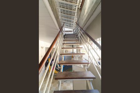 Escada de casa para alugar com 3 quartos, 100m² em Realengo, Rio de Janeiro