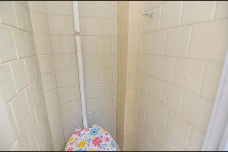 Apartamento para alugar com 65m², 2 quartos e sem vagaBanheiro de Serviço