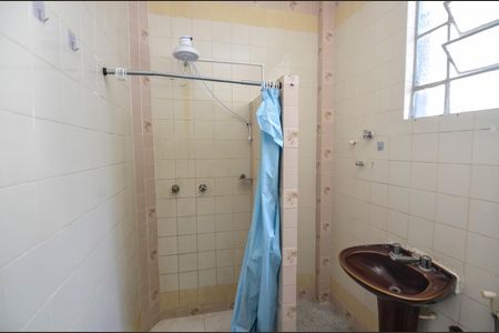 Banheiro de apartamento para alugar com 2 quartos, 65m² em Rio Comprido, Rio de Janeiro