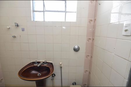 Apartamento para alugar com 65m², 2 quartos e sem vagaBanheiro