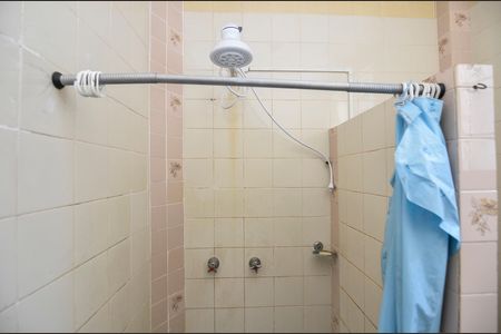 Apartamento para alugar com 65m², 2 quartos e sem vagaBanheiro
