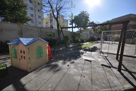 Apartamento à venda com 95m², 3 quartos e sem vagaÁrea comum - Playground