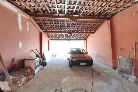 Quintal - Garagem de casa para alugar com 3 quartos, 550m² em Parque Santa Bárbara, Campinas