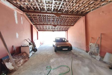 Quintal - Garagem de casa para alugar com 3 quartos, 550m² em Parque Santa Bárbara, Campinas