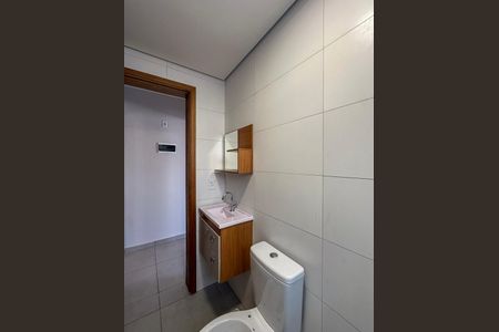 Banheiro de casa de condomínio para alugar com 1 quarto, 35m² em Sacomã, São Paulo