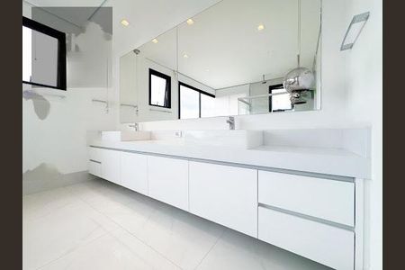 Casa à venda com 390m², 4 quartos e 4 vagas