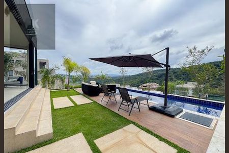 Casa à venda com 390m², 4 quartos e 4 vagas