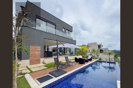 Casa à venda com 390m², 4 quartos e 4 vagas