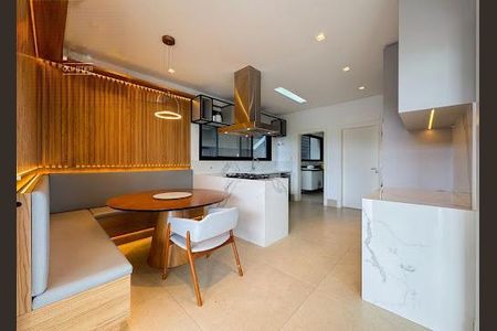 Casa à venda com 390m², 4 quartos e 4 vagas