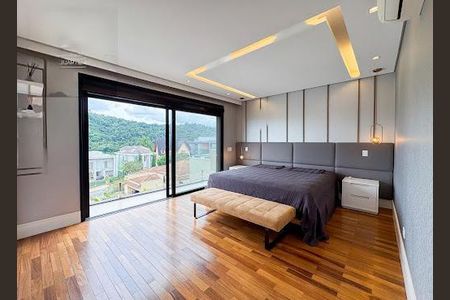 Casa à venda com 390m², 4 quartos e 4 vagas