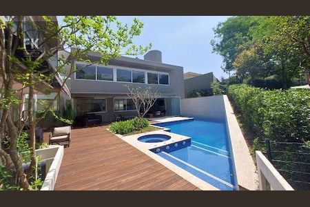 Casa à venda com 4 quartos, 774m² em Residencial Tambore III, Santana de Parnaíba