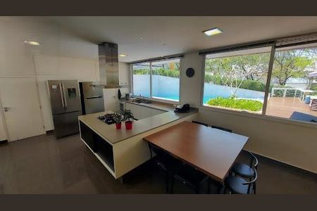 Casa à venda com 4 quartos, 774m² em Residencial Tambore III, Santana de Parnaíba