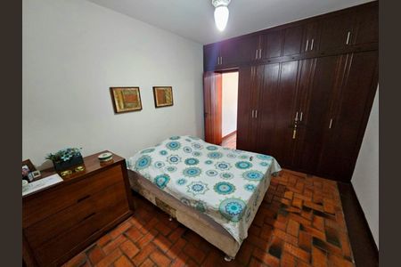 Casa à venda com 3 quartos, 240m² em Cabral, Contagem