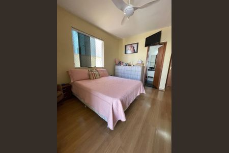 Casa à venda com 3 quartos, 240m² em Cabral, Contagem