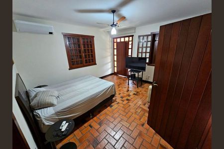 Casa à venda com 3 quartos, 240m² em Cabral, Contagem