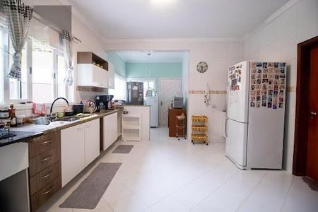 Casa à venda com 4 quartos, 365m² em Morada dos Pássaros, Barueri