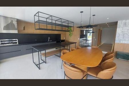 Casa à venda com 492m², 4 quartos e 6 vagas