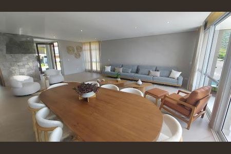 Casa à venda com 492m², 4 quartos e 6 vagas