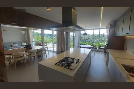 Casa à venda com 492m², 4 quartos e 6 vagas
