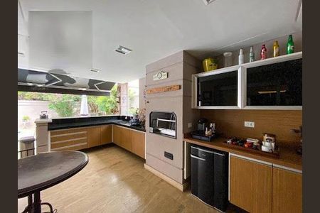 Casa à venda com 530m², 4 quartos e 6 vagas