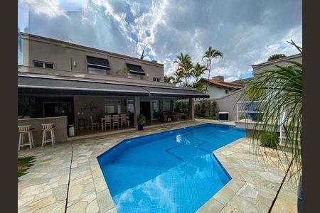 Casa à venda com 530m², 4 quartos e 6 vagas