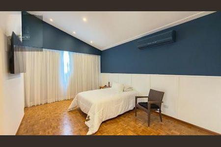Casa à venda com 4 quartos, 334m² em Residencial Morada dos Lagos, Barueri