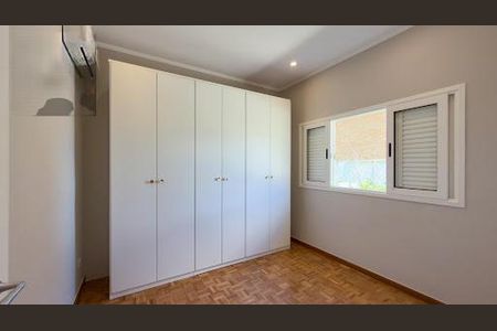 Casa à venda com 4 quartos, 334m² em Residencial Morada dos Lagos, Barueri