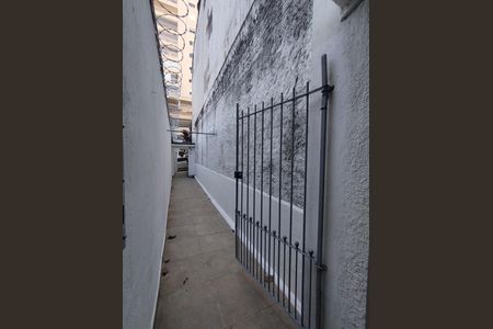 Entrada  de casa para alugar com 2 quartos, 70m² em Vila Gumercindo, São Paulo
