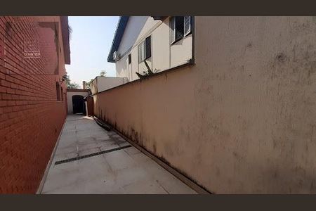 Casa de condomínio à venda com 405m², 4 quartos e 6 vagas