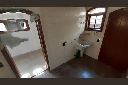 Casa de condomínio à venda com 405m², 4 quartos e 6 vagas