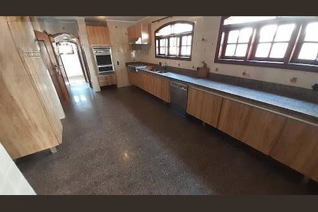 Casa de condomínio à venda com 405m², 4 quartos e 6 vagas