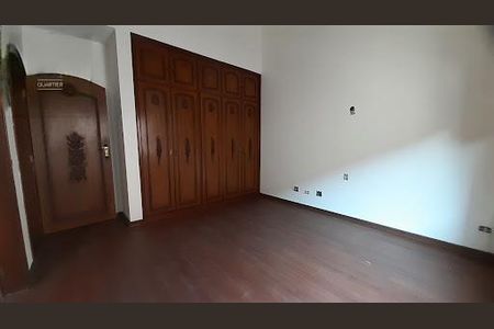 Casa de condomínio à venda com 405m², 4 quartos e 6 vagas