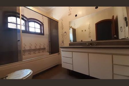 Casa de condomínio à venda com 405m², 4 quartos e 6 vagas