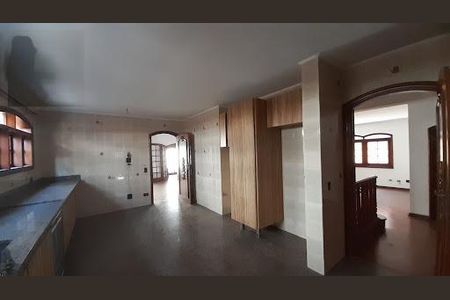 Casa de condomínio à venda com 405m², 4 quartos e 6 vagas