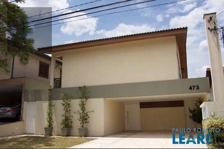 Casa à venda com 4 quartos, 330m² em Alphaville, Santana de Parnaíba