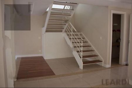 Casa à venda com 4 quartos, 330m² em Alphaville, Santana de Parnaíba