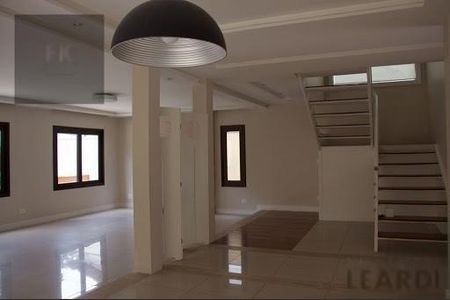 Casa à venda com 4 quartos, 330m² em Alphaville, Santana de Parnaíba