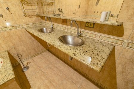 Banheiro 2 de casa à venda com 3 quartos, 200m² em Jardim Oriental, São Paulo