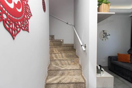 Escada de casa de condomínio à venda com 3 quartos, 120m² em Vila Isolina Mazzei, São Paulo
