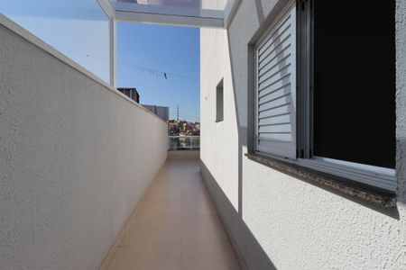 Corredor externo de apartamento para alugar com 2 quartos, 68m² em Vila Curuçá, Santo André