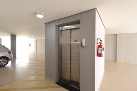 Apartamento para alugar com 68m², 2 quartos e 1 vagaElevador