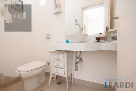Casa à venda com 4 quartos, 623m² em Alphaville Residencial Um, Barueri