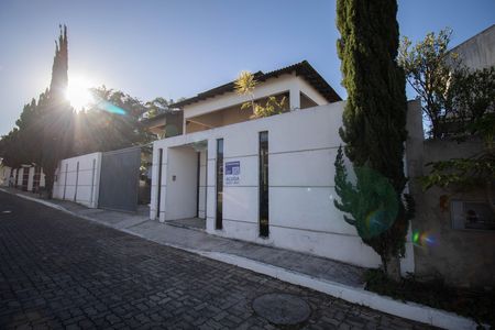 Fachada de casa de condomínio para alugar com 5 quartos, 460m² em Condomínio Solar de Brasília, Brasília