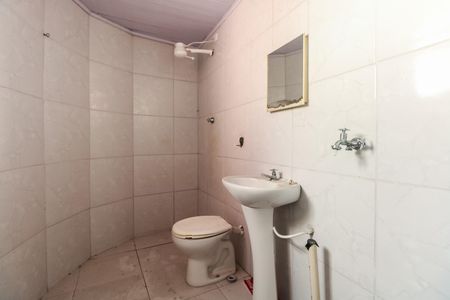 Banheiro e Área de Serviço  de casa para alugar com 1 quarto, 70m² em Parque São Jorge, São Paulo