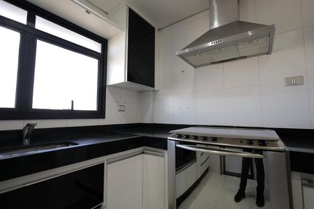 Cozinha de apartamento à venda com 3 quartos, 144m² em Vila Guiomar, Santo André