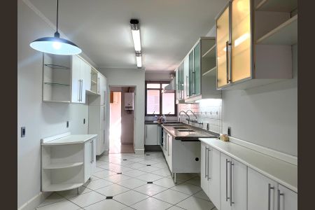 Apartamento à venda com 140m², 3 quartos e 2 vagas Apartamento à venda com 140m², 3 quartos e 2 vagasCozinha