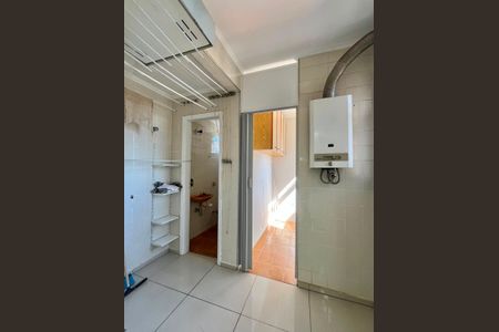 Apartamento à venda com 140m², 3 quartos e 2 vagas Apartamento à venda com 140m², 3 quartos e 2 vagasÁrea de Serviço