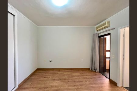 Apartamento à venda com 140m², 3 quartos e 2 vagas Apartamento à venda com 140m², 3 quartos e 2 vagasSuíte