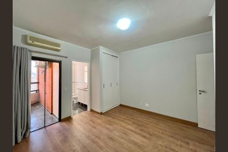 Apartamento à venda com 140m², 3 quartos e 2 vagas Apartamento à venda com 140m², 3 quartos e 2 vagasSuíte