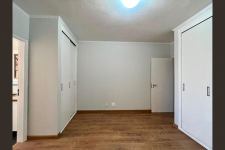 Apartamento à venda com 140m², 3 quartos e 2 vagas Apartamento à venda com 140m², 3 quartos e 2 vagasSuíte